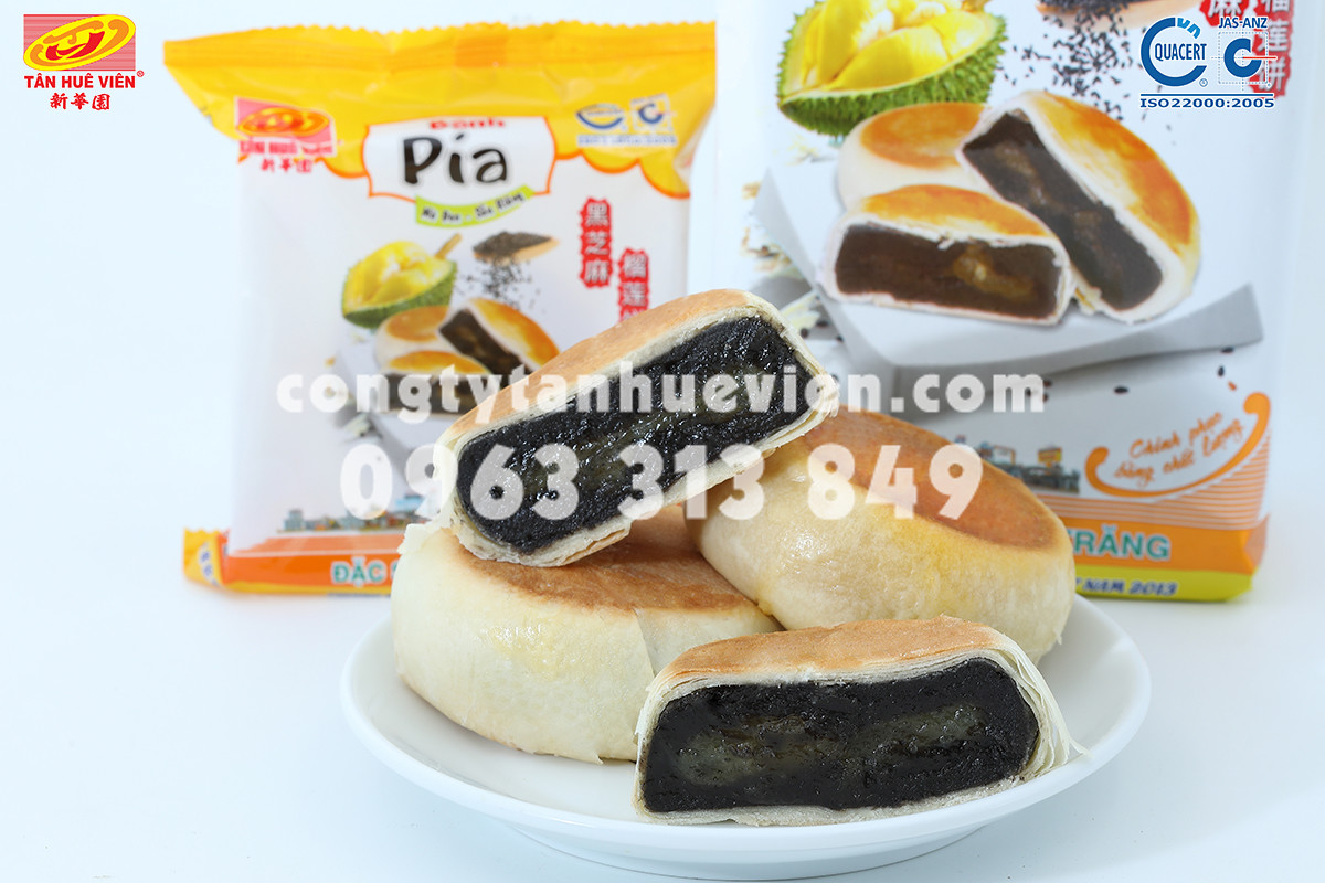 Bánh pía chay mè đen Tân Huê Viên