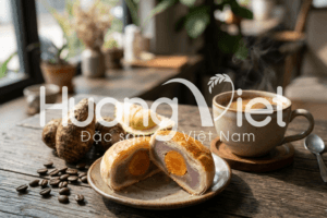 Để cảm nhận rõ hương vị của cả hai, hãy thưởng thức từng miếng bánh nhỏ xen kẽ với một ngụm cà phê.